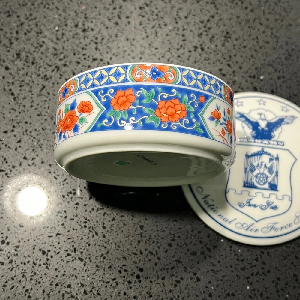 National Air Force salute trinket box‎